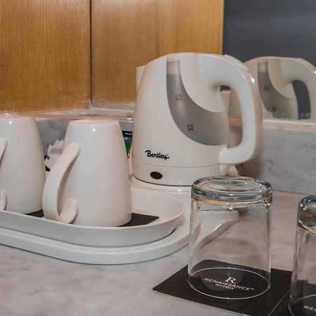 Renaissance Sharm El Sheikh Golden View Beach Resort Ngoại thất bức ảnh A kettle in a hotel room