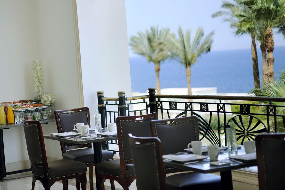 Renaissance Sharm El Sheikh Golden View Beach Resort Ngoại thất bức ảnh The view from the balcony of a suite at the Hilton Sharm El Sheikh