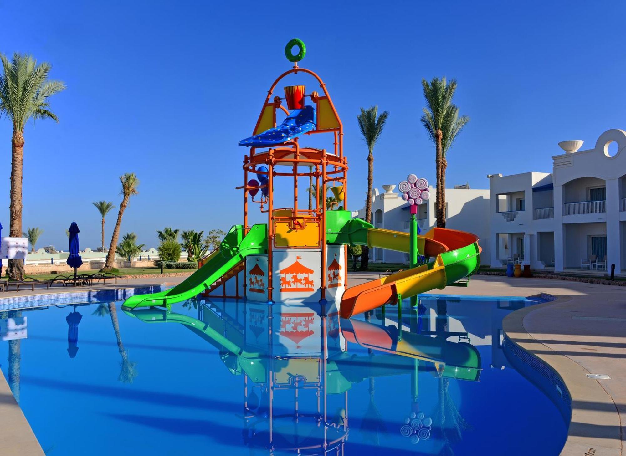 Renaissance Sharm El Sheikh Golden View Beach Resort Ngoại thất bức ảnh Aqua Park at the Hilton Hurghada