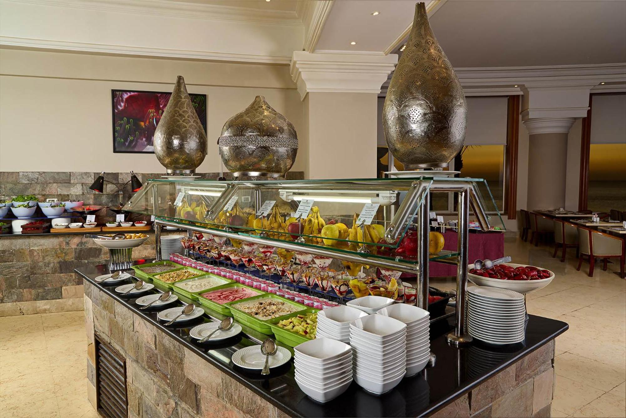 Renaissance Sharm El Sheikh Golden View Beach Resort Ngoại thất bức ảnh A salad bar