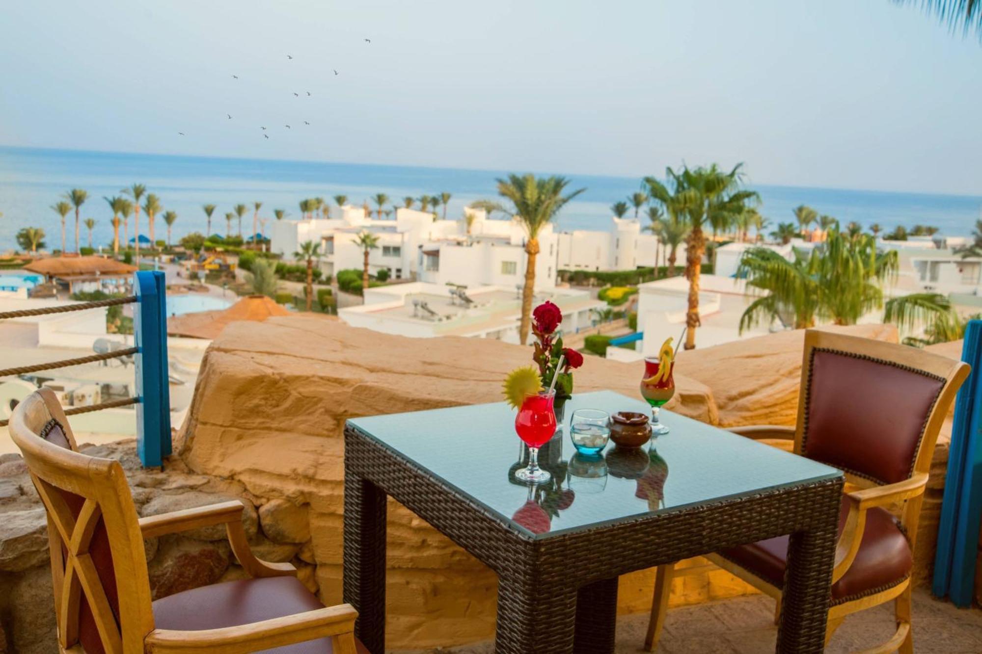 Renaissance Sharm El Sheikh Golden View Beach Resort Ngoại thất bức ảnh View of the Red Sea from a hotel in Sharm El Sheikh